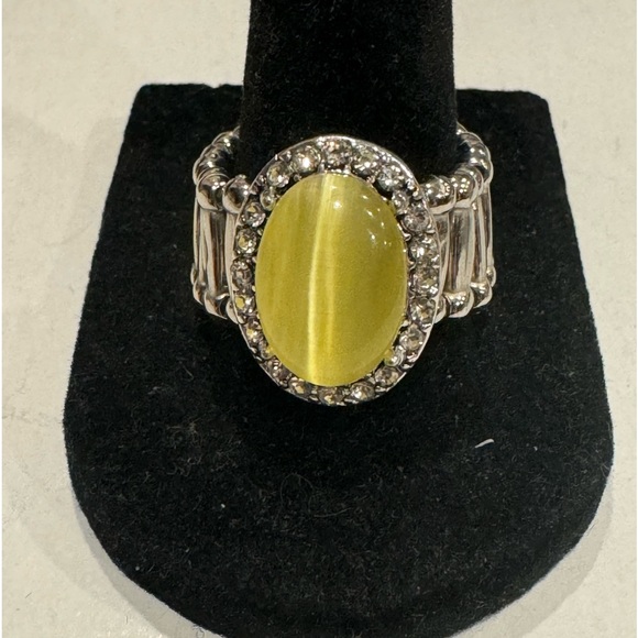 Elegant Yellow Stone Statement Ring - One Size Stretch Back - Picture 1 of 7